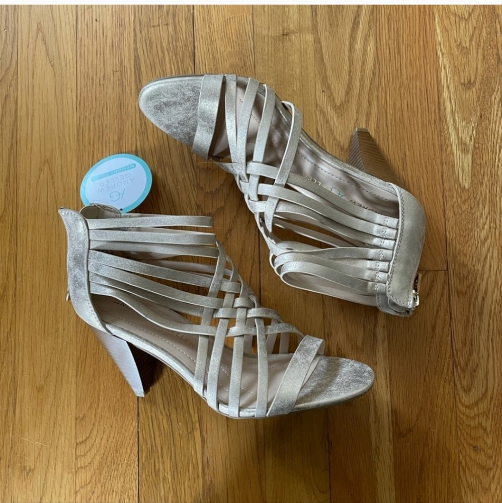 🌺🌺NWT Andrew Geller Sandal Heels